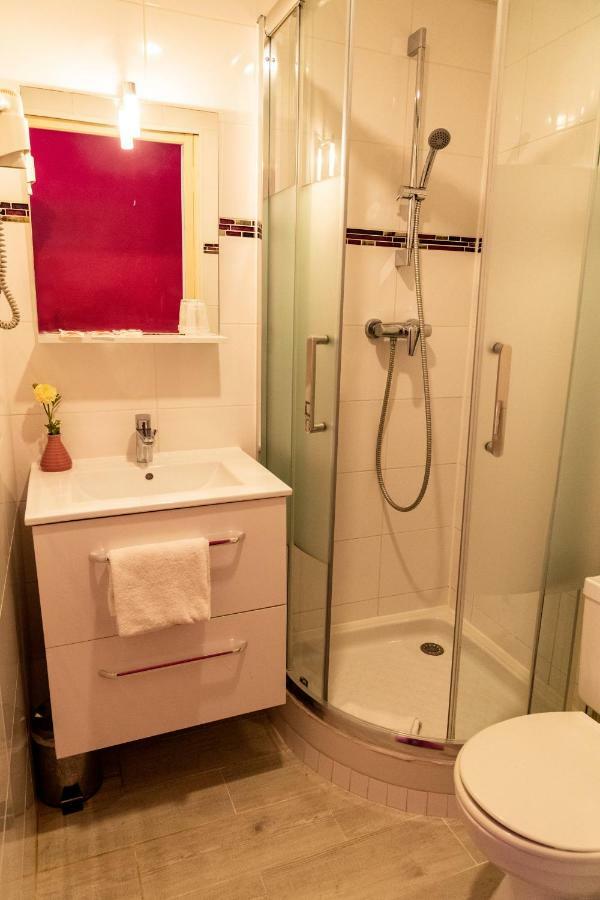 Hotel Henri IV Sully-sur-Loire Bagian luar foto