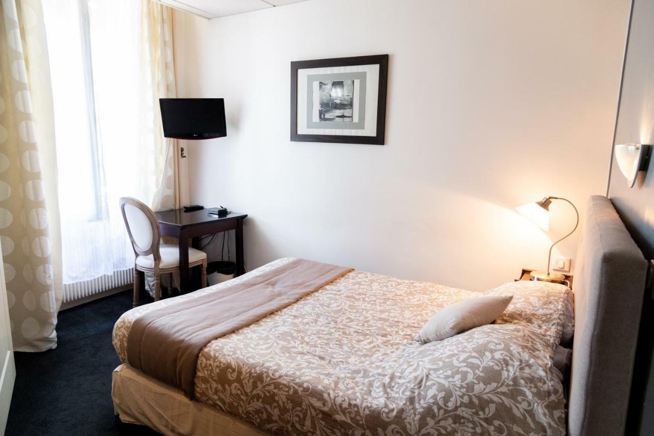 Hotel Henri IV Sully-sur-Loire Bagian luar foto