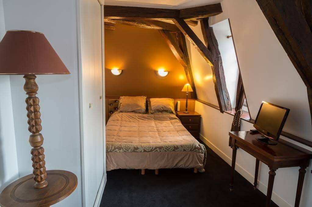 Hotel Henri IV Sully-sur-Loire Bagian luar foto